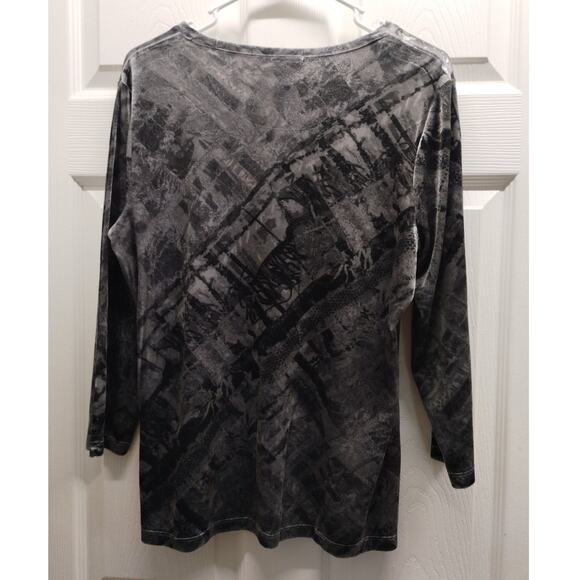 Chico's Size Medium (1) Velvet Gray Silver Abstract Geometric 3/4 Sleeves Top - Picture 2 of 3